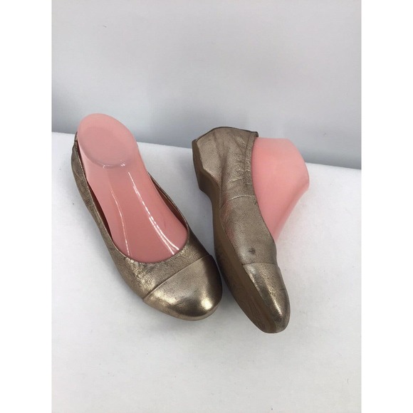 Dansko Lisanne Flat In Gold Leather Women’s Size 37 EU Captoe Work Metallic Shoe - Picture 16 of 16